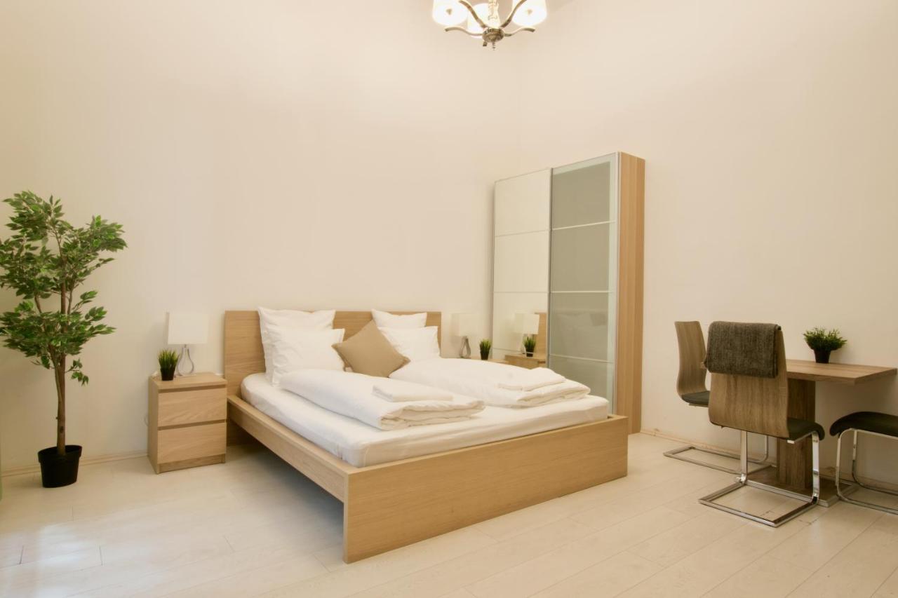 St. King 1 By Hi5 Apartments Budapest Exteriör bild